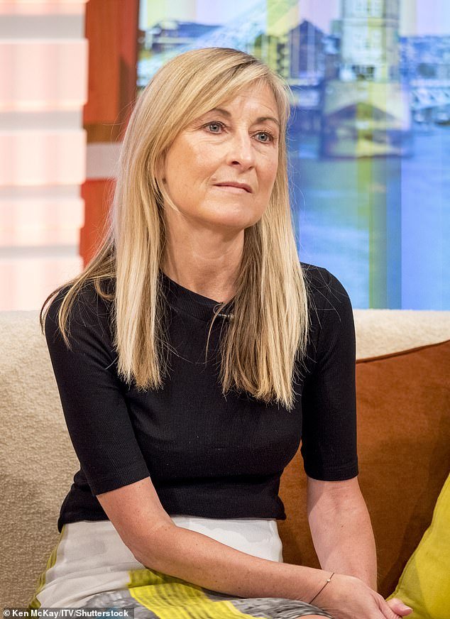 Fiona Phillips, aged 62, reveals heart-wrenching health update, shedding light on the harsh realities of battling Alzheimer’s disease