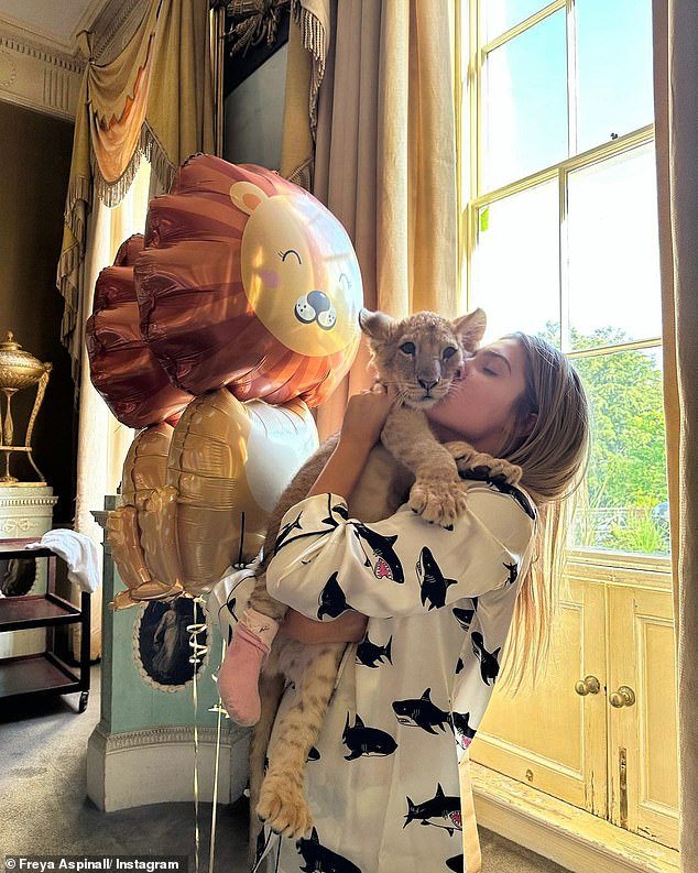 Donna Air's Daughter Freya Aspinall Celebrates 20th Birthday with ...