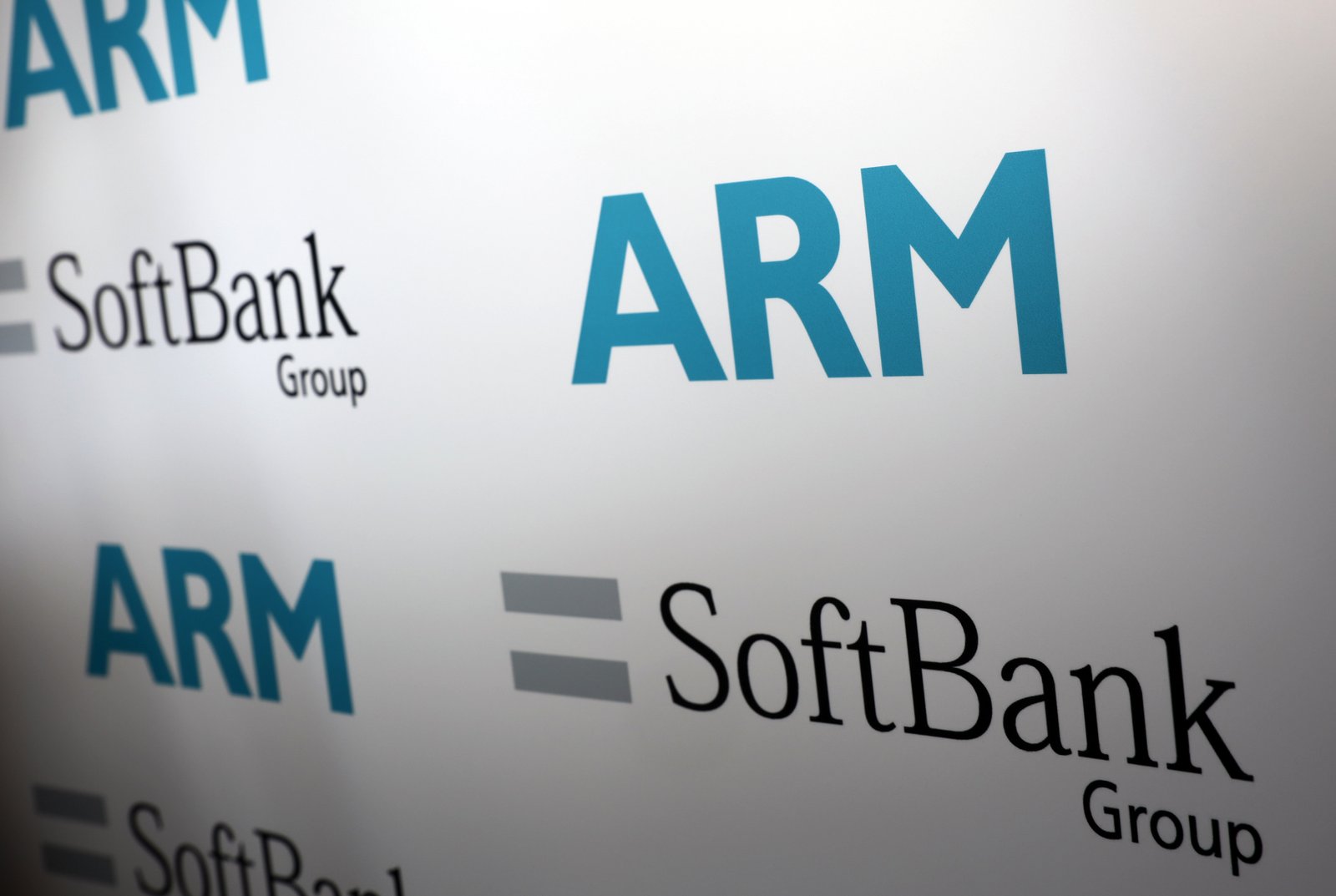 Arm Aims for  Billion Valuation in Year’s Biggest U.S. Stock Market IPO