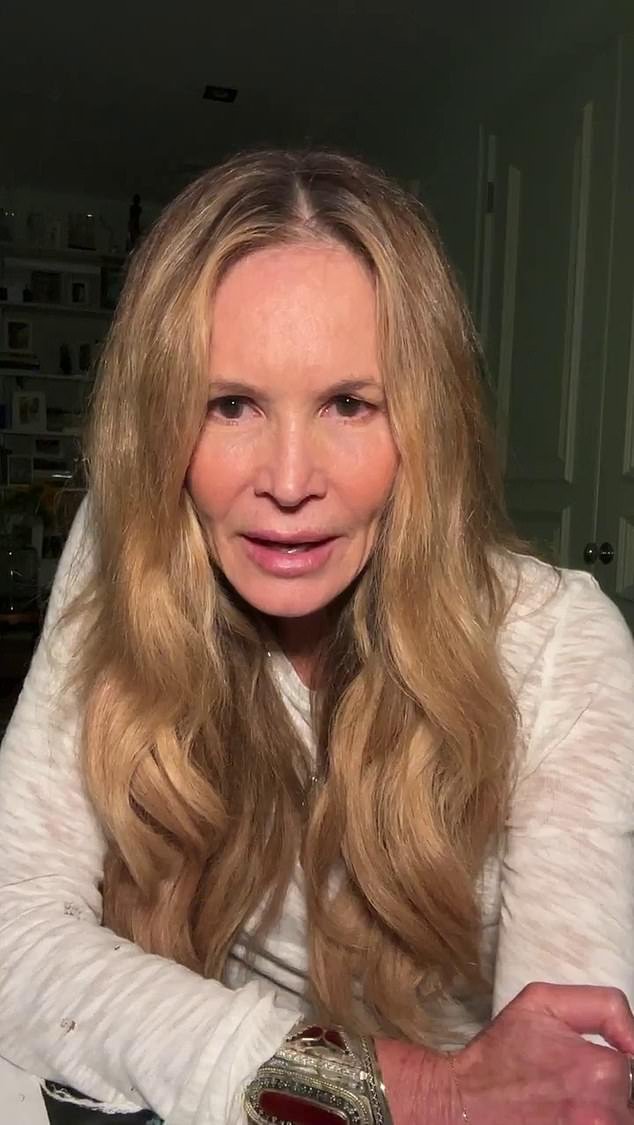 Elle Macpherson Expresses Frustration Over Airport Security Wait in Dallas