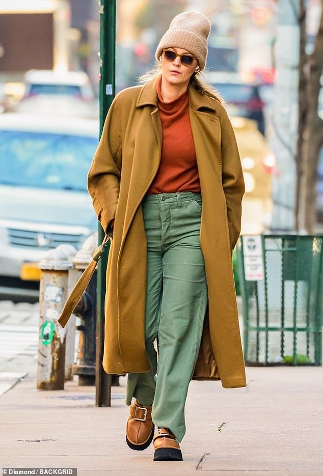 Blake Lively Rocks A Tall Beanie Cap And Layers Of Clothing For Her New York City Outing 