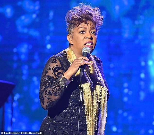 79152739 12883639 Anita Baker kicked out some of her fans after concertgoers ignor a 2 1703035009687