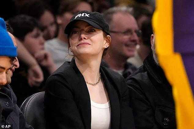 Emma Stone Joins Will Ferrell to Support the Phoenix Suns in Their Match Against the LA Lakers Following Her Golden Globes Triumph