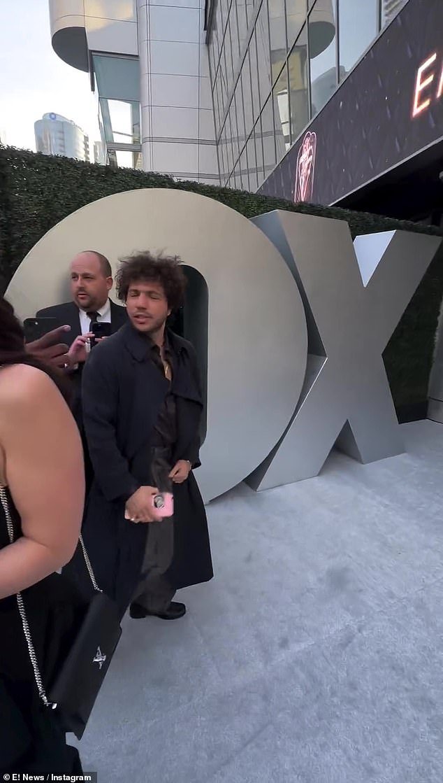 Benny Blanco, Selena Gomez’s Partner, Receives Assistance from Security on the 2024 Emmys Red Carpet