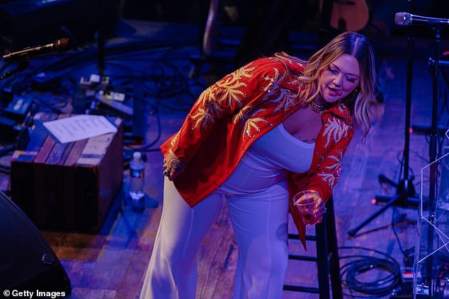 Elle King Acknowledges Being Intoxicated During Grand Ole Opry Performance, Venue Issues Apology