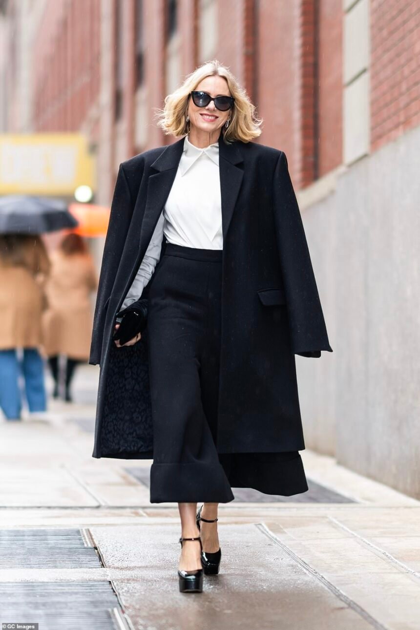 Naomi Watts Stuns on the Sidewalk in New York City with Fashionable ...