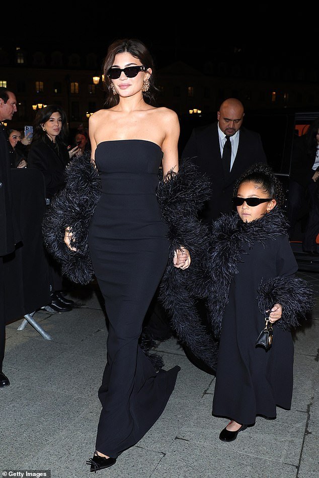 Kylie Jenner and daughter Stormi, 5, make a stylish appearance at the ...