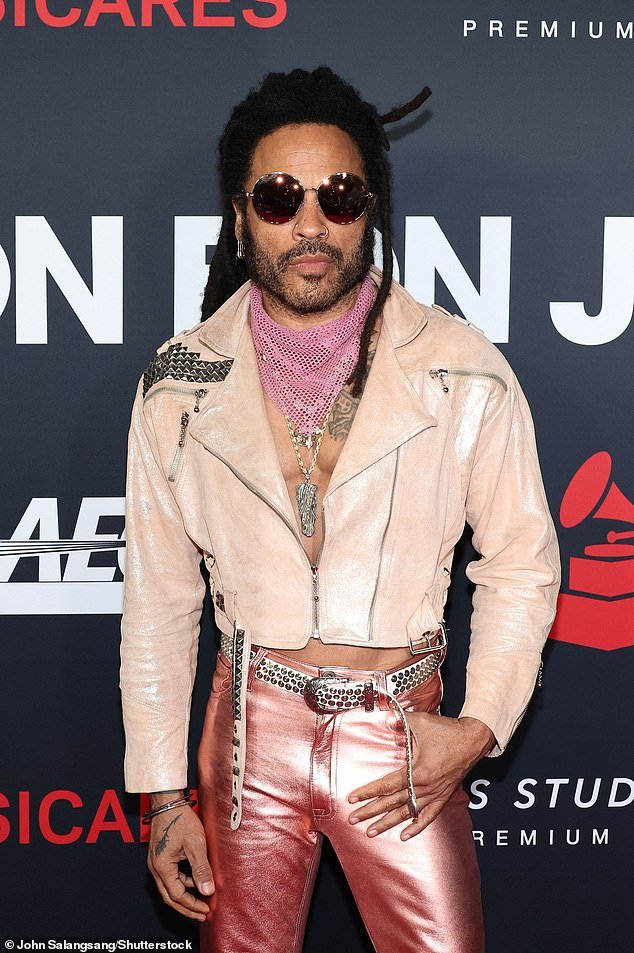 Lenny Kravitz's Fans Shocked by the Identity of His Famous Mother - Bintano