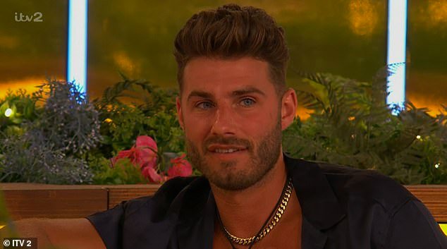 Love Island All Stars Viewers Criticize Josh For Deceiving Sophie About His Flirtatious 