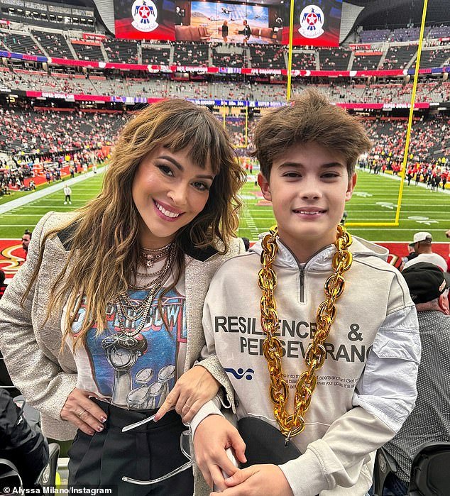 Alyssa Milano Faces Backlash for Attending Super Bowl with Son Milo, Critics Call Her a “Rich Beggar” Following GoFundMe Controversy