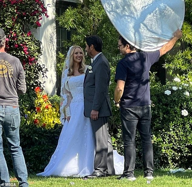 Lisa Kudrow and Ray Romano Get Married on Valentine’s Day in Los Angeles While Filming New Dark Comedy “No Good Deed”