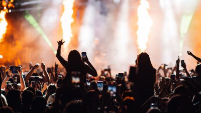 Popstar Cancels Concert Last Minute on Doctor’s Orders