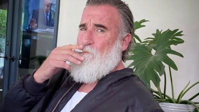 Holywood Star Unrecognizable 16 Years After Hit Show and Marrying A-List Pop Star’s Mom – Guess Who?