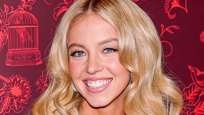 Sydney Sweeney Dazzles in Old Hollywood Look at Housemaid Premiere with Amanda Seyfried